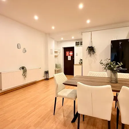 Premium - Spacious 3br With Balcony בוקרשט