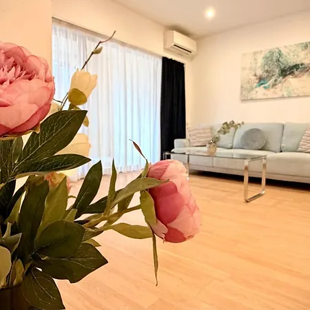 Premium - Spacious 3br With Balcony *