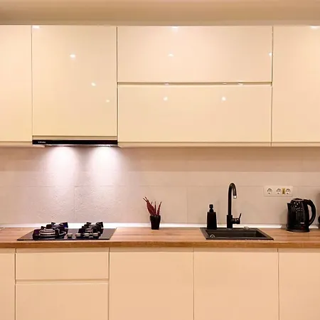 Premium - Spacious 3br With Balcony בוקרשט