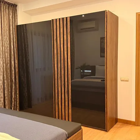 דירה Premium - Spacious 3br With Balcony