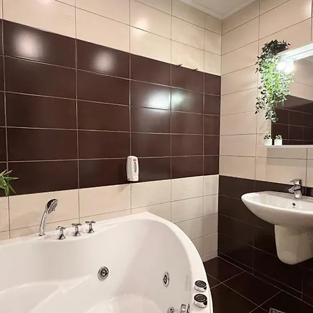 Premium - Spacious 3br With Balcony *