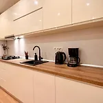 Premium - Spacious 3br With Balcony Апартаменты Бухарест