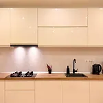 Premium - Spacious 3br With Balcony Bucarest