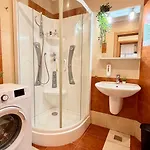 Premium - Spacious 3br With Balcony Бухарест