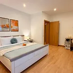 Premium - Spacious 3br With Balcony *