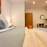 Premium - Spacious 3br With Balcony * Bucarest