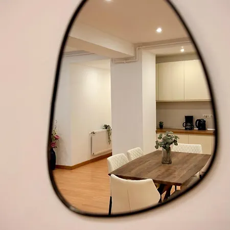 Διαμέρισμα Premium - Spacious 3br With Balcony *