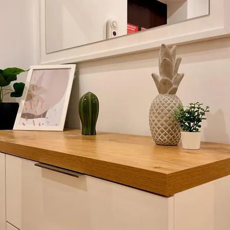 Premium - Spacious 3br With Balcony *