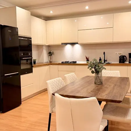 Daire Premium - Spacious 3br With Balcony