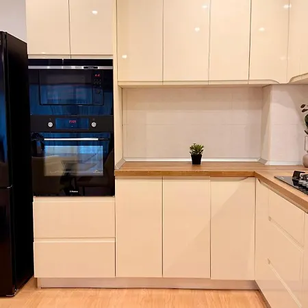 アパート Premium - Spacious 3br With Balcony