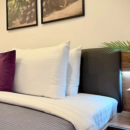 Premium - Spacious 3br With Balcony Daire *