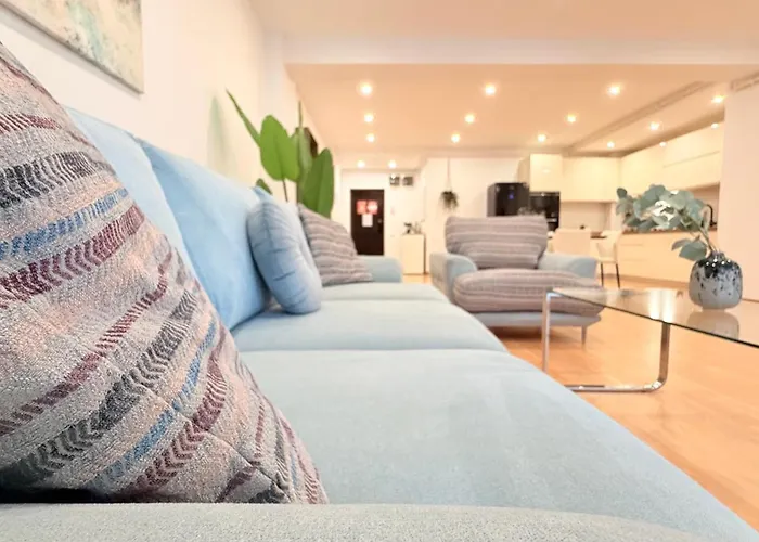 Premium - Spacious 3br With Balcony Apartment Bucharest