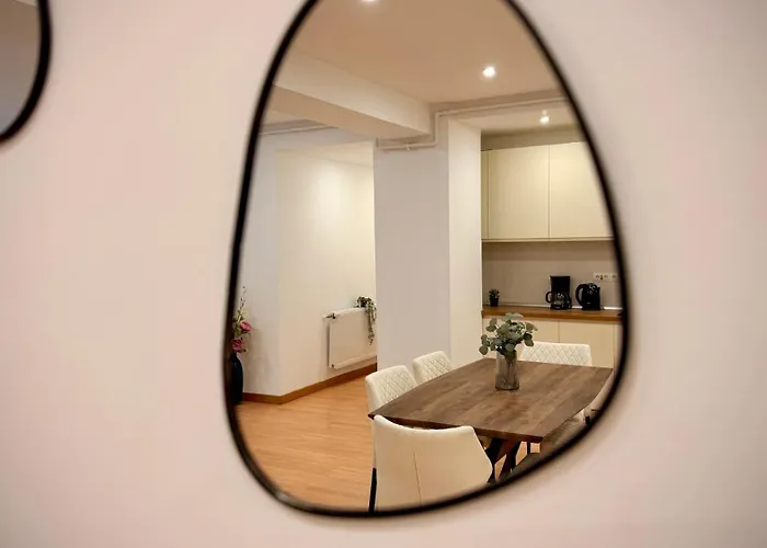 Apartman Premium - Spacious 3br With Balcony *