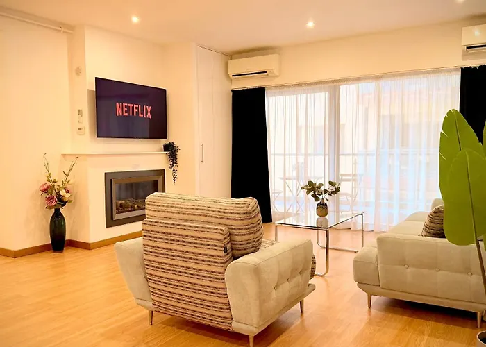 Apartman Premium - Spacious 3br With Balcony *