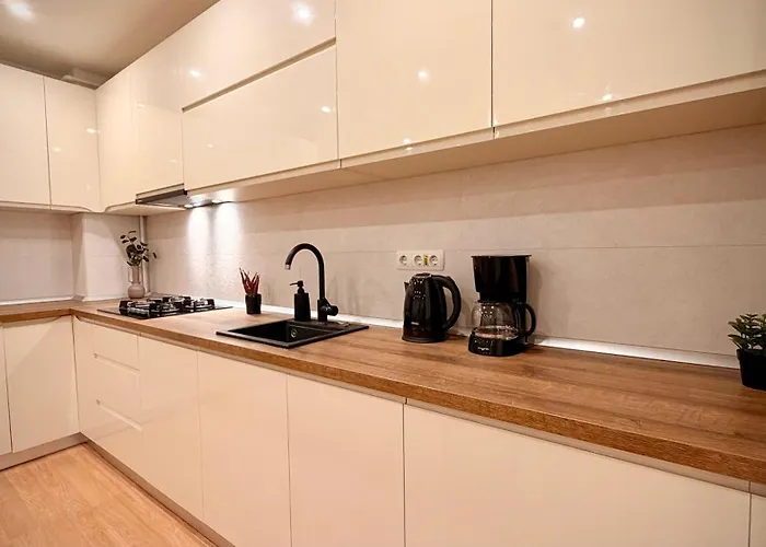 Premium - Spacious 3br With Balcony Apartman Bukarest