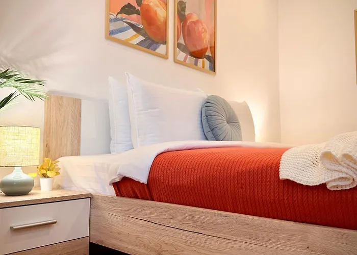 Apartman Premium - Spacious 3br With Balcony *