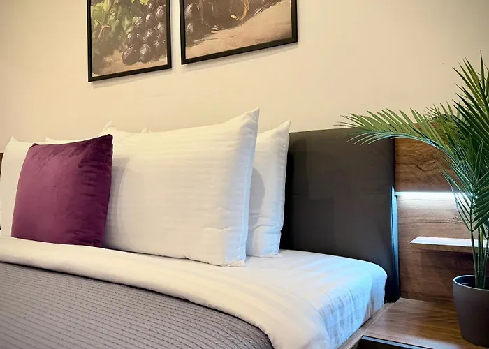 Premium - Spacious 3br With Balcony Apartament *