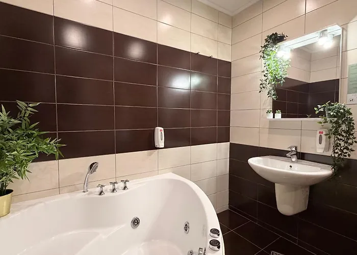 Premium - Spacious 3br With Balcony *