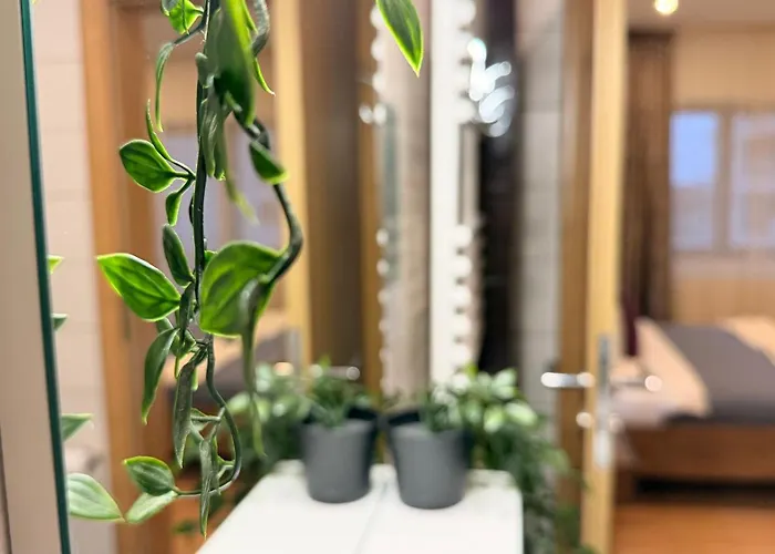 Premium - Spacious 3br With Balcony Apartman