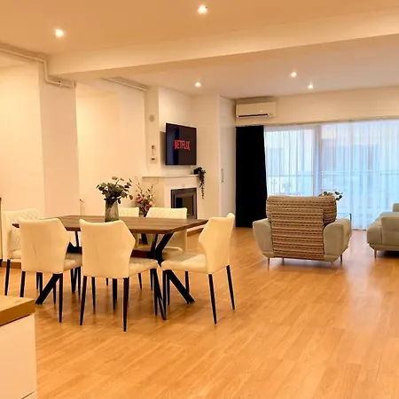Premium - Spacious 3br With Balcony Βουκουρέστι