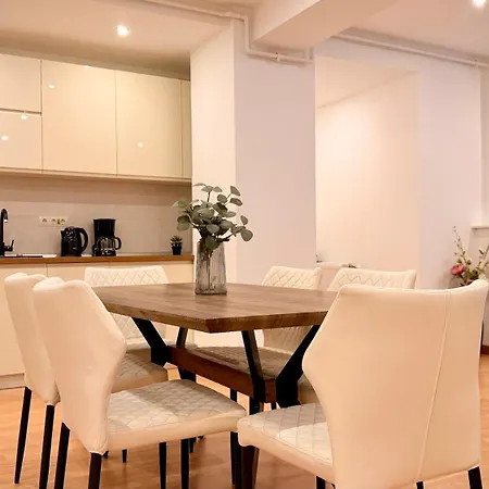 Premium - Spacious 3br With Balcony